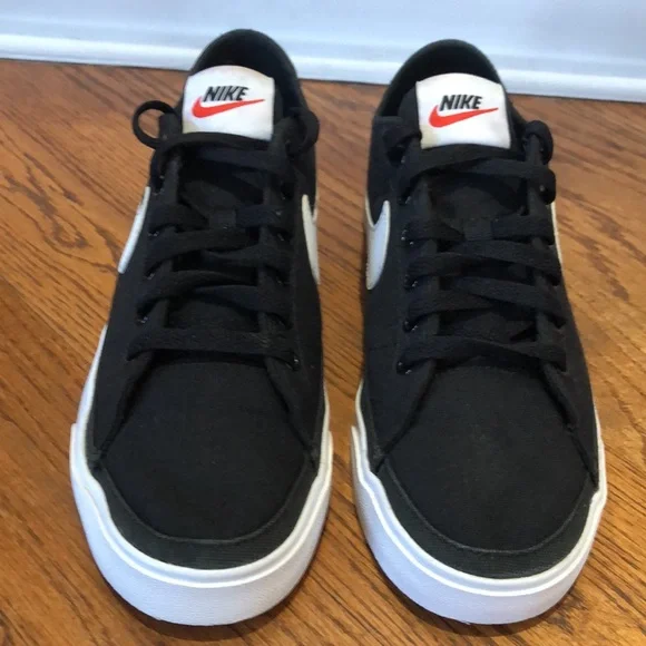 Nike Court Legacy Canvas sneakers in black/White Size 8 Women’s! - Picture 2 of 9